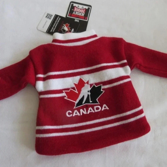 🆕Youth | Team Canada 🇨🇦 Jersey Toque - Picture 8 of 16